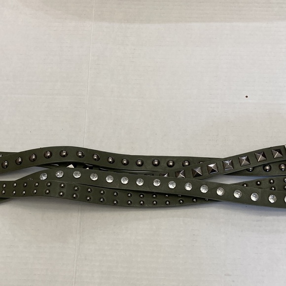 BEAUTIFUL BELT STUDDED EMBELLISHED DETAILS - Picture 12 of 14